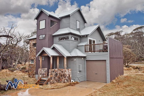 Alyeska - Accommodation in Bendigo 0