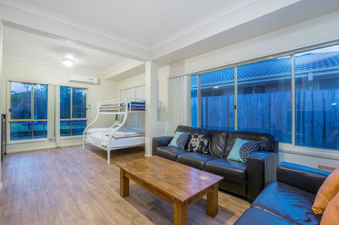 Anaheim Family Lodge By Getastay - Accommodation in Bendigo 1