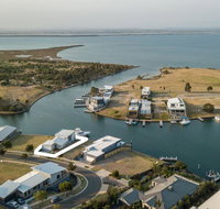 Anchored - Access to the Gippsland Lakes - Accommodation in Bendigo