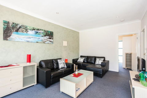 Anglesea River Apartments - 2 Bed Unit 2/4 - Accommodation in Bendigo 2