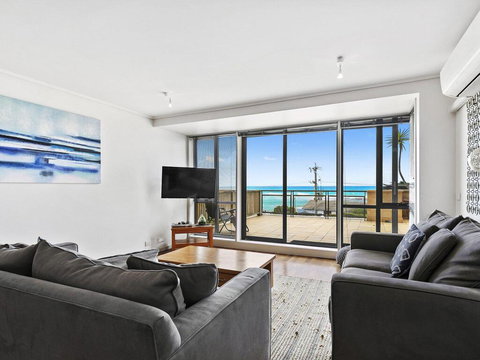 APARTMENT 12 PACIFIC APARTMENTS- Across From The Pier - Accommodation in Bendigo 3