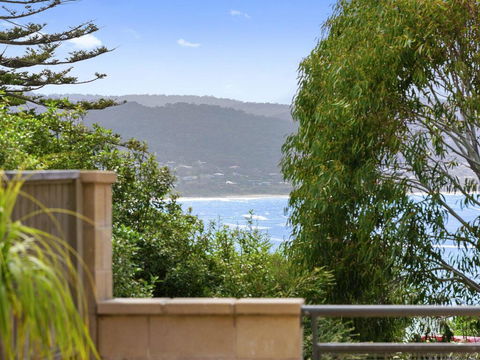 APARTMENT 23 PACIFIC APARTMENTS - Sit On The Deck And Soak In The View - Accommodation in Bendigo 0