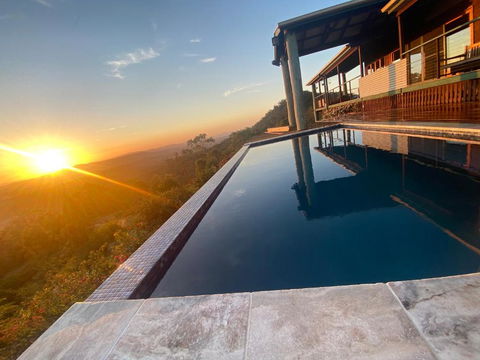 Luxurious Hinterland Guest House With HEATED POOL Sleeps 10 Brisbane Scenic Rim Gold Coast - Accommodation in Bendigo 3