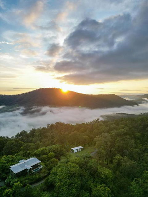 Luxurious Hinterland Guest House With HEATED POOL Sleeps 10 Brisbane Scenic Rim Gold Coast - Accommodation in Bendigo 0