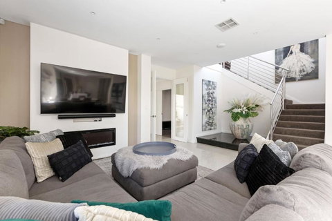 Luxury Beachside Residence - Accommodation in Bendigo 3