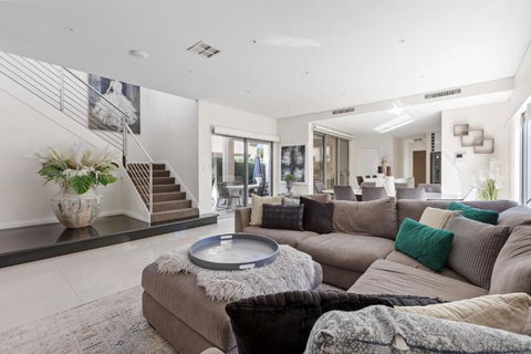 Luxury Beachside Residence - Accommodation in Bendigo 1