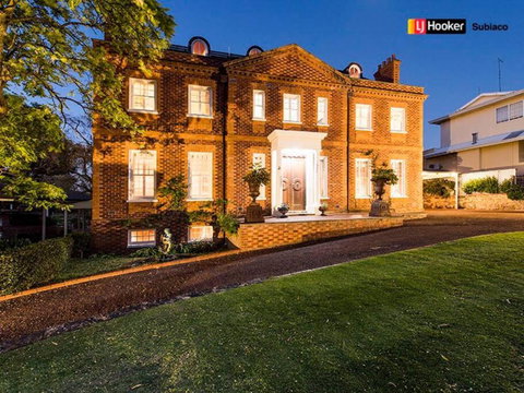 Luxury Cottage At The Manor On The River!!! - Accommodation in Bendigo 0