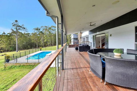 Luxury Mandalong Mansion With Pool & Spa - Accommodation in Bendigo 2