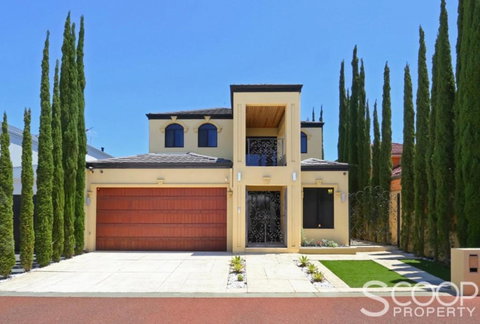 LUXURY VILLA W POOL & SPAS - Accommodation in Bendigo 2