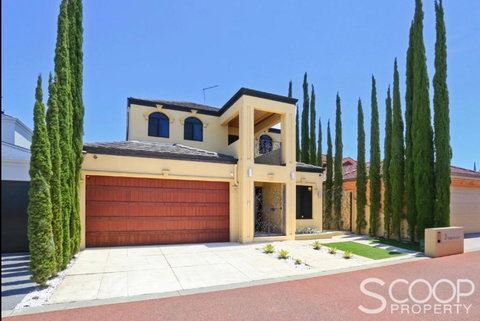 LUXURY VILLA W POOL & SPAS - Accommodation in Bendigo 3