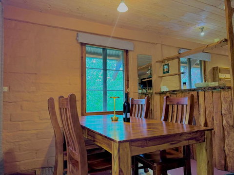 Maccys Cottages - Accommodation in Bendigo 1