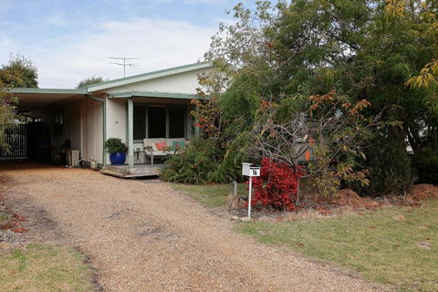 Mcrae Retro Beach House ! - Accommodation in Bendigo 3