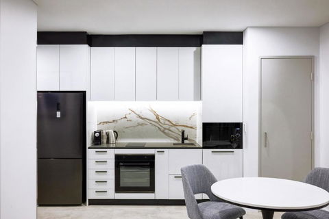 Meriton Suites Liverpool - Accommodation in Bendigo 2