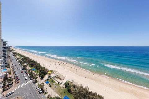 Meriton Suites Surfers Paradise - Accommodation in Bendigo 3