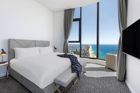 Meriton Suites Surfers Paradise - Accommodation in Bendigo 0