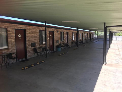 Miles Outback Motel - Accommodation in Bendigo 2