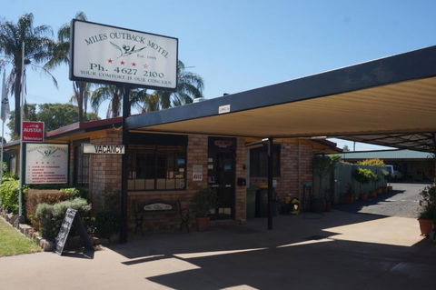 Miles Outback Motel - Accommodation in Bendigo 1