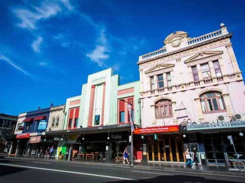 Modern 2 Bedroom Warehouse Conversion - Accommodation in Bendigo 1