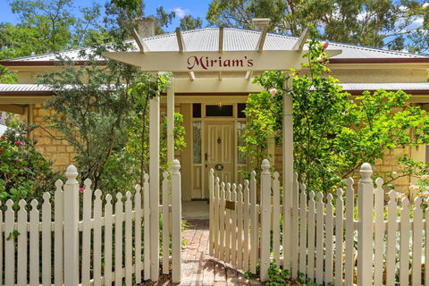 Miriams Cottage - Accommodation in Bendigo 0