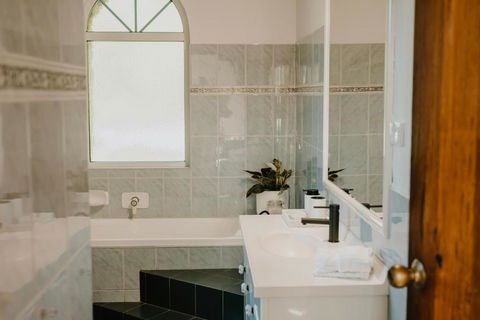 Misty Mountain Manor - Accommodation in Bendigo 3