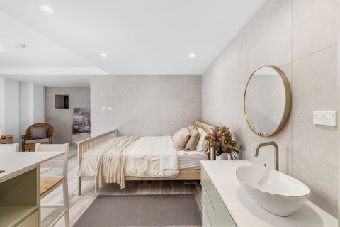 Modern Studio, Minutes To Ferry, City, CBD - Accommodation in Bendigo 2