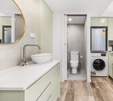 Modern Studio, Minutes To Ferry, City, CBD - Accommodation in Bendigo 3