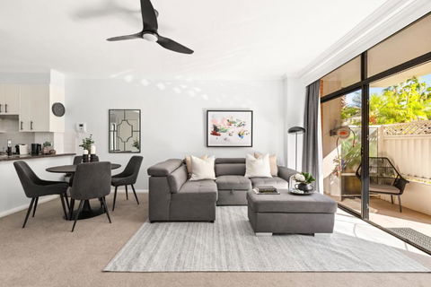 Modern 2-Bed With Pools, Gym, Tennis Court & Sauna - Accommodation in Bendigo 1