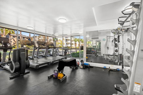 Modern 2-Bed With Pools, Gym, Tennis Court & Sauna - Accommodation in Bendigo 3