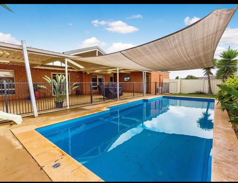 Modern Family Home With Pool - Accommodation in Bendigo 0