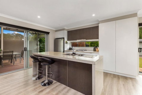 Modern Home Central To Everything - Accommodation in Bendigo 2