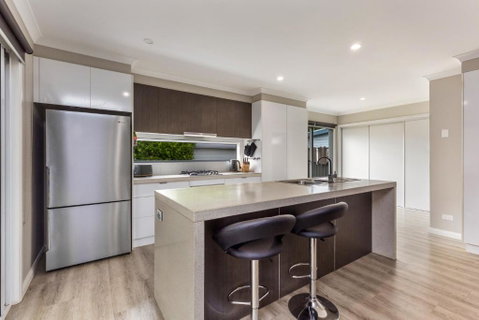 Modern Home Central To Everything - Accommodation in Bendigo 3