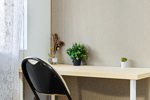 Modern Private Single Room - Centrally Located At Liverpool - Shared Bathroom - Accommodation in Bendigo 2