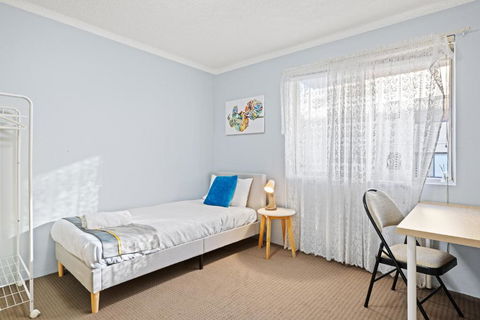 Modern Private Single Room - Centrally Located At Liverpool - Shared Bathroom - Accommodation in Bendigo 0