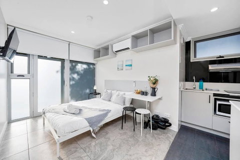Modern Self-contained Studio At Crows Nest - Accommodation in Bendigo 2