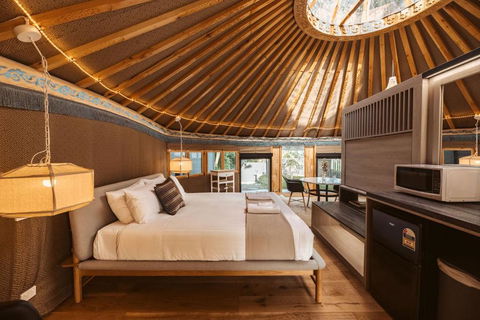 Mongolian Crafted Yurt With Private Spa And Spectacular Views - Accommodation in Bendigo 2