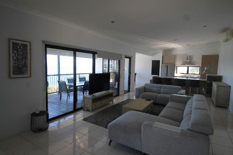 Moreton Magnificent Views - Accommodation in Bendigo 3