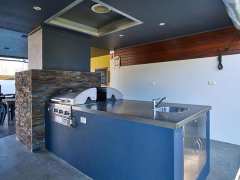 Myrtleford Motel On Alpine - Accommodation in Bendigo 3