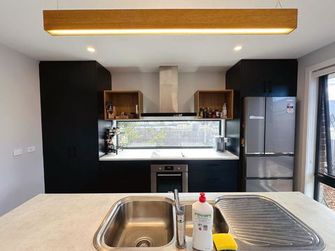 New Kingston Trampoline House - Accommodation in Bendigo 3