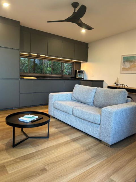 New - Our Treehouse Near Alex Beach - Accommodation in Bendigo 3