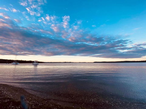 New Property Seabreeze Bungalow - Lakeview Sunset Delight At Sunshine On Lake Macquarie - Accommodation in Bendigo 0