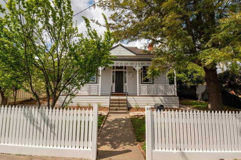 Newly Renovated, Kennedy Cottage - Close To CBD - Accommodation in Bendigo 1