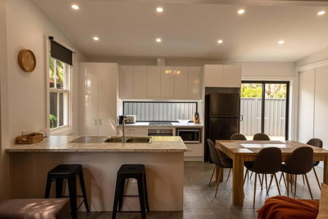 Newly Renovated, Kennedy Cottage - Close To CBD - Accommodation in Bendigo 3