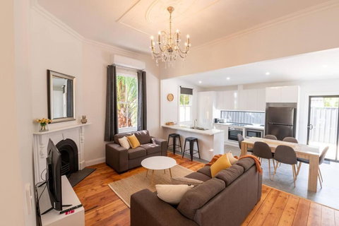 Newly Renovated, Kennedy Cottage - Close To CBD - Accommodation in Bendigo 2