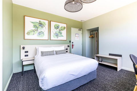 Nightcap At Commercial Hotel - Accommodation in Bendigo 2