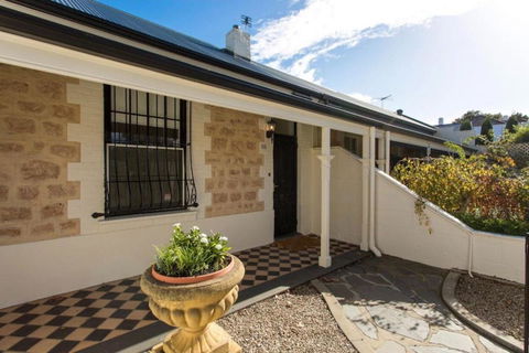 North Adelaide Row Cottage Monte - Accommodation in Bendigo 0