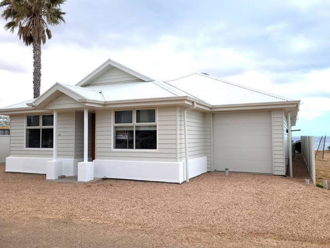 North Beach Hamptons - Accommodation in Bendigo 1