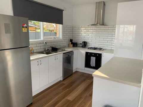 Nth Central 4BR Reno W WiFi - Accommodation in Bendigo 3