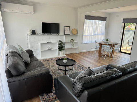 Nth Central 4BR Reno W WiFi - Accommodation in Bendigo 0