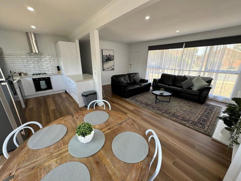Nth Central 4BR Reno W WiFi - Accommodation in Bendigo 1