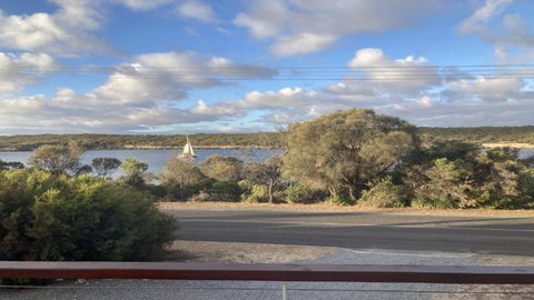 Off The Net - New Listing - Esplanade Property With Views Of The Channel - Accommodation in Bendigo 0